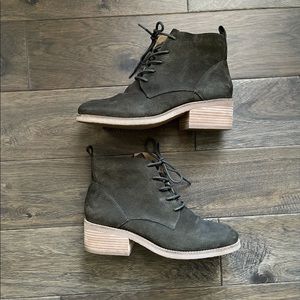 Lucky Brand Womens Boot. Worn 3x. Comes with box. Size WMNS 9.